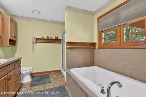 Bath - 12674 Sunsdown Ln, Sunfield, MI 48890 photo 1 of 5