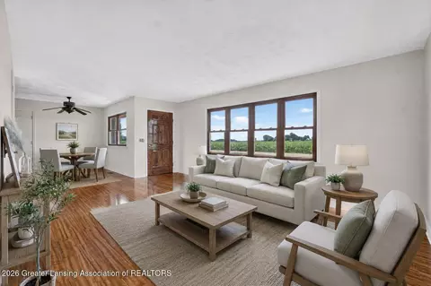 Living - 4600 W Marshall Rd, Saint Johns, MI 48879 photo 3 of 7