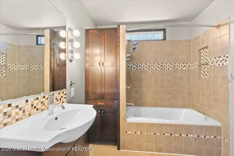 Bath - 4885 W Locke Rd, Perry, MI 48872 photo 1 of 1