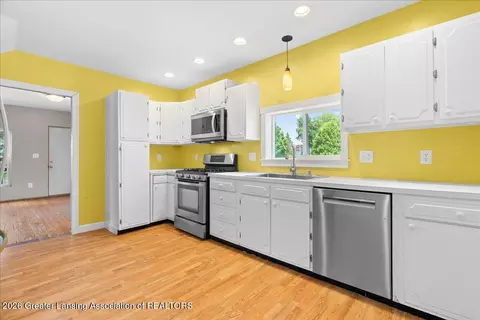 Kitchen - 4885 W Locke Rd, Perry, MI 48872 photo 2 of 5