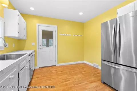 Kitchen - 4885 W Locke Rd, Perry, MI 48872 photo 5 of 5