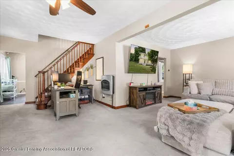 Entry Way - 2016 S Aurelius Rd, Mason, MI 48854 photo 7 of 8