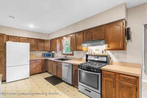 Kitchen - 2016 S Aurelius Rd, Mason, MI 48854 photo 1 of 3