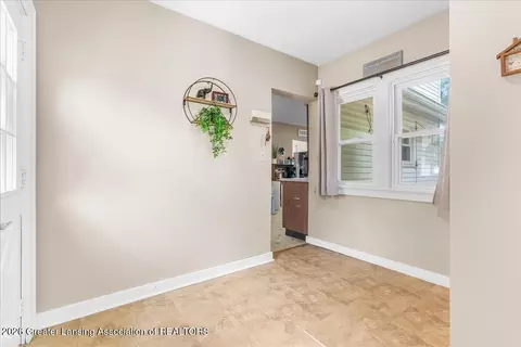 Entry Way - 2016 S Aurelius Rd, Mason, MI 48854 photo 3 of 8