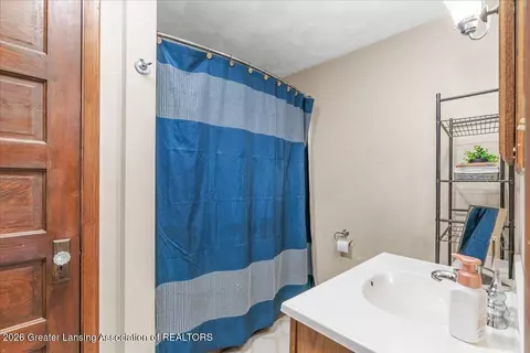 Bath - 2016 S Aurelius Rd, Mason, MI 48854 photo 1 of 1