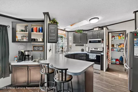 Kitchen - 13998 Center Rd, Bath, MI 48808 photo 1 of 5