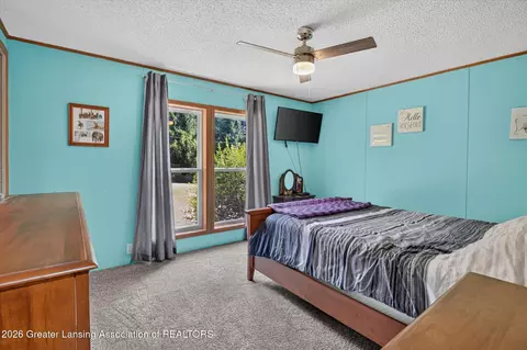 Bedroom - 13998 Center Rd, Bath, MI 48808 photo 6 of 8