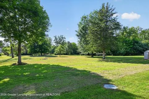 Exterior - 13998 Center Rd, Bath, MI 48808 photo 4 of 6