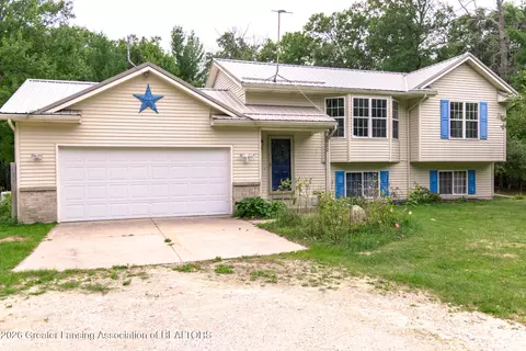 Exterior - 8980 E 56th St, Newaygo, MI 49337 photo 1 of 3