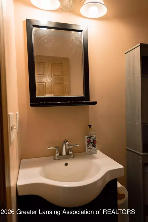 Bath - 8980 E 56th St, Newaygo, MI 49337 photo 1 of 3