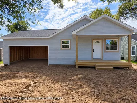 2817 W Willow St, Lansing, MI 48917