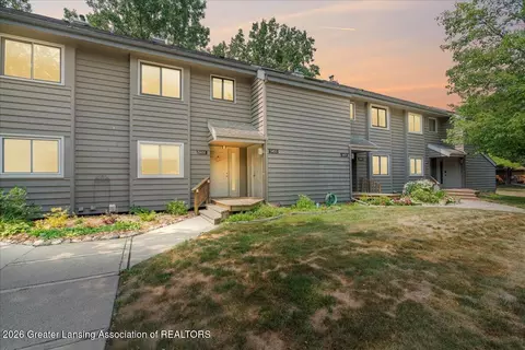 5453 Wild Oak Dr, East Lansing, MI 48823