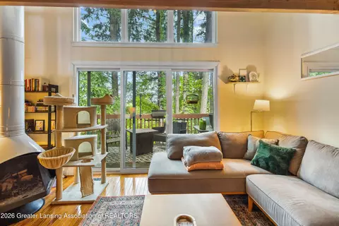 Living - 1228 Academic Way, Haslett, MI 48840 photo 2 of 3