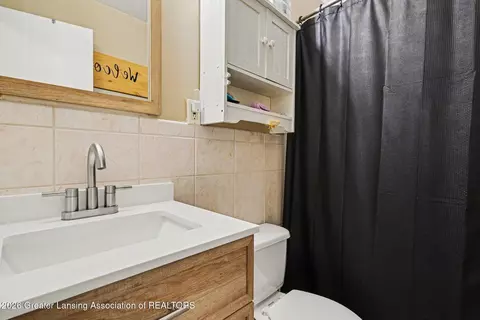 Bath - 210 Devon Hill Dr, Mason, MI 48854 photo 1 of 2