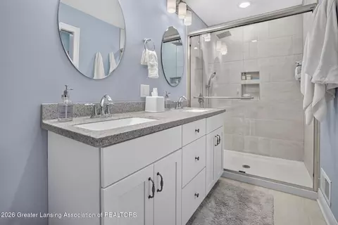 Bath - 5310 Hawk Hollow Dr, Bath, MI 48808 photo 1 of 2