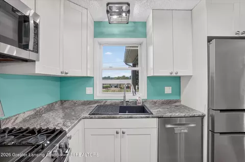 Kitchen - 1109 Mora Cir, Dewitt, MI 48820 photo 2 of 3