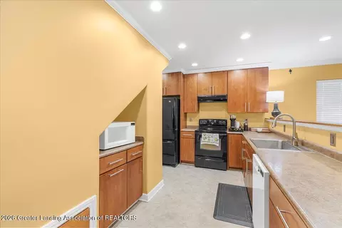 Kitchen - 603 Fleming St, Howell, MI 48843 photo 2 of 3