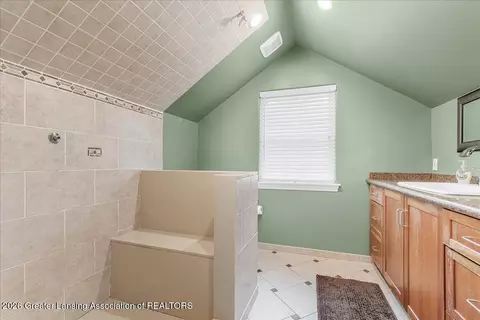 Bath - 603 Fleming St, Howell, MI 48843 photo 4 of 5