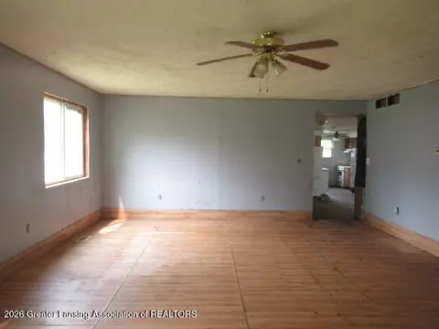 Living - 311 N Garfield St, Maple Rapids, MI 48853 photo 2 of 3