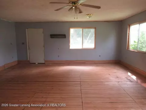 Living - 311 N Garfield St, Maple Rapids, MI 48853 photo 3 of 3