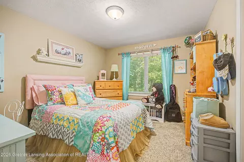 Bedroom - 2047 Arbor Meadows Dr, Dewitt, MI 48820 photo 5 of 8