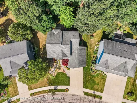 View/Area - 2047 Arbor Meadows Dr, Dewitt, MI 48820 photo 2 of 7