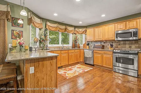 Kitchen - 2047 Arbor Meadows Dr, Dewitt, MI 48820 photo 5 of 6