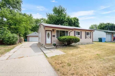 3819 Churchill Ave, Lansing, MI 48911