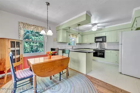 Kitchen - 1212 E Geneva Dr, Dewitt, MI 48820 photo 6 of 6