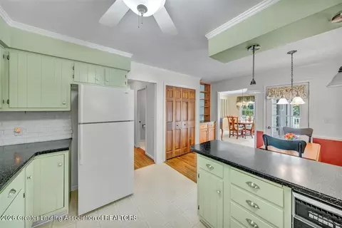 Kitchen - 1212 E Geneva Dr, Dewitt, MI 48820 photo 4 of 6