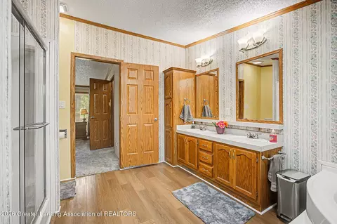 Entry Way - 3625 E South St, Jackson, MI 49201 photo 2 of 3