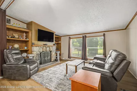 Living - 3625 E South St, Jackson, MI 49201 photo 1 of 1