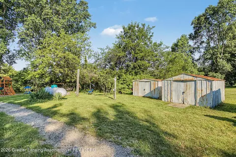 Exterior - 3625 E South St, Jackson, MI 49201 photo 3 of 6