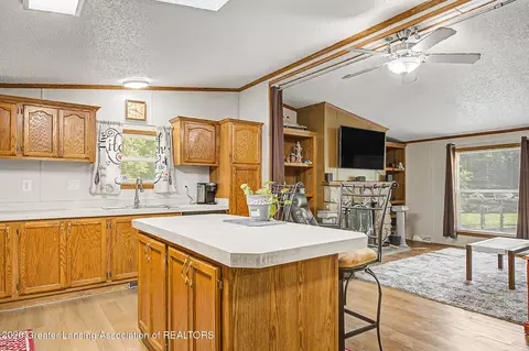 Kitchen - 3625 E South St, Jackson, MI 49201 photo 2 of 2