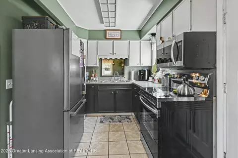 Kitchen - 1919 Cooper Ave, Lansing, MI 48910 photo 1 of 1