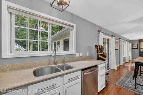 Kitchen - 13850 G K Dr, Bath, MI 48808 photo 2 of 4