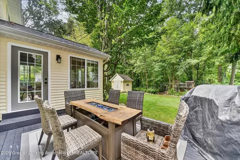 Exterior - 13850 G K Dr, Bath, MI 48808 photo 6 of 10