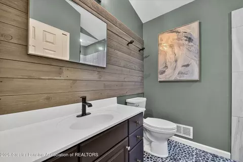 Bath - 13850 G K Dr, Bath, MI 48808 photo 1 of 5