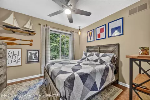 Bedroom - 13850 G K Dr, Bath, MI 48808 photo 4 of 7
