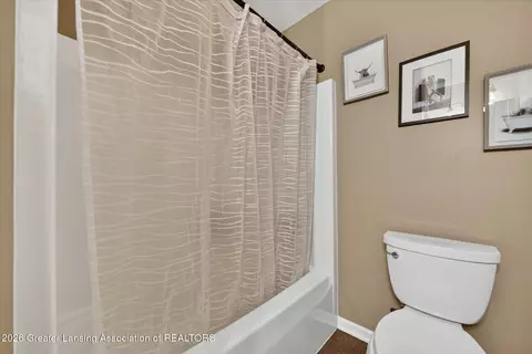 Bath - 13850 G K Dr, Bath, MI 48808 photo 3 of 5