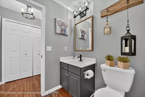 Bath - 13850 G K Dr, Bath, MI 48808 photo 5 of 5