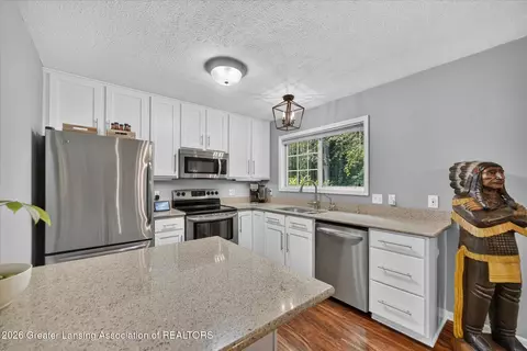 Kitchen - 13850 G K Dr, Bath, MI 48808 photo 4 of 4