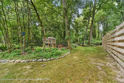 Exterior - 13850 G K Dr, Bath, MI 48808 photo 8 of 10