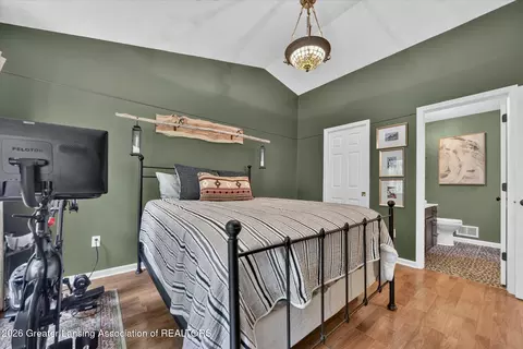 Bedroom - 13850 G K Dr, Bath, MI 48808 photo 1 of 7