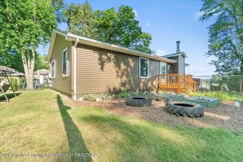 Exterior - 24460 Prairie Corners Rd, Mendon, MI 49072 photo 3 of 8