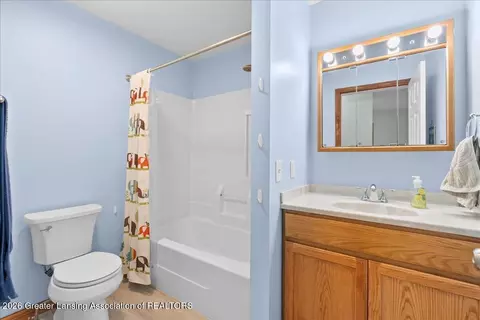Bath - 24460 Prairie Corners Rd, Mendon, MI 49072 photo 1 of 3
