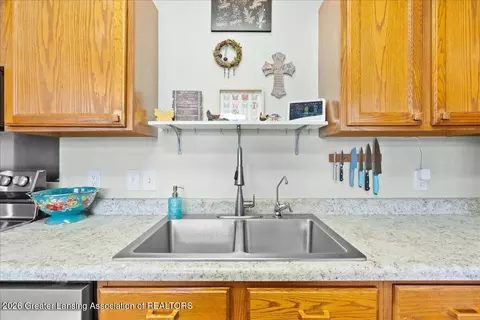 Kitchen - 24460 Prairie Corners Rd, Mendon, MI 49072 photo 4 of 4
