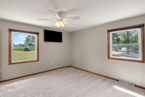 Bedroom - 4275 S Dewitt Rd, Saint Johns, MI 48879 photo 1 of 5
