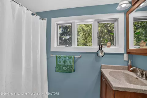 Bath - 11121 Wood Rd, Dewitt, MI 48820 photo 3 of 3