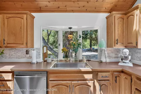 Kitchen - 11121 Wood Rd, Dewitt, MI 48820 photo 1 of 4